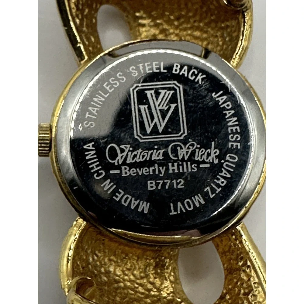 Victoria Wieck Womens Gold Tone B7712 Watch New Battery 8.25